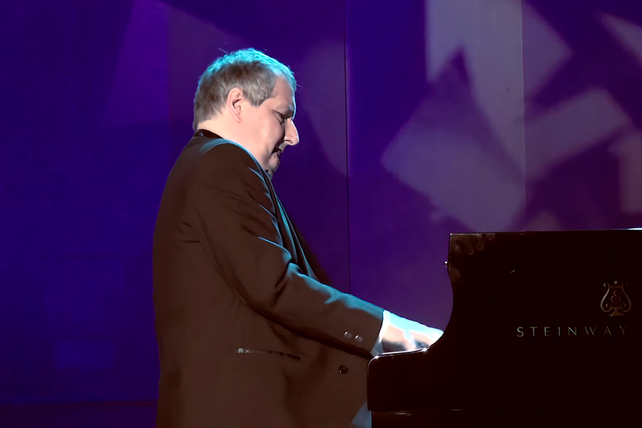 Agazhanov_pianist-2